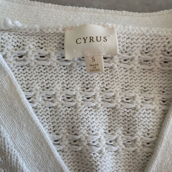 Cyrus white sweater with gold buttons size small - Picture 2 of 3